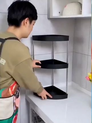 厨房太乱?这个置物架包邮到家,瞬间整洁! 这个小物件真的太好用了!家里调料瓶、油盐酱醋都能放上去,关键还包邮到家!#厨房长期主义实用好物分享#厨房置物架推荐#厨房置物架#厨房收纳#奇葩但好用的家居好物