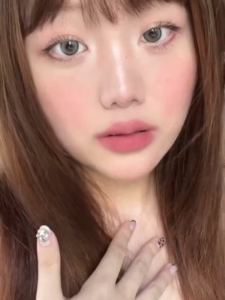 伪素颜妆感,无花果裸色太百搭了! 嘴干起皮又想涂口红?这款唇妆产品帮你解决! #韩味妆容有多绝 #丝绒唇釉 #唇泥 #裸色口红 #平价彩妆
