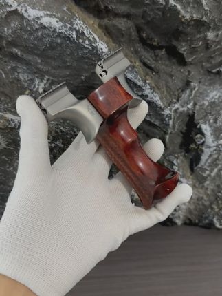 户外必备!手感超赞的锁龙齿弹弓来了! 一款好用的手感王!钢口硬度高、出球稳定不飘忽,适合各种玩法#盖世英雄弹弓 #盖世弹弓 #锁十 #实木弹弓