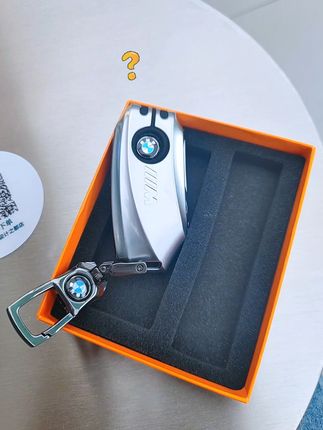 开车必备!宝马专用钥匙套,包邮退货无忧! 原厂钥匙套来啦!现在下单还享受包邮服务哦~还有运费险呢!可以放心购买#宝马车钥匙套 #宝马x5 #宝马s1000rr #宝马1250adv #宝马x3