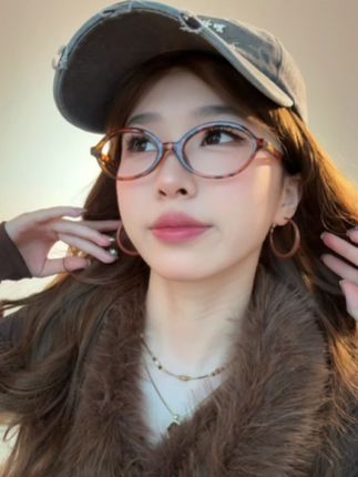 入秋必备!简约耳钉让你美出新高度 甜酷入秋新款耳钉来咯!超适合秋天戴~快来看看吧~#分享我的宝藏耳饰 #网红耳饰 #耳钉控 #耳饰分享 #耳饰穿搭