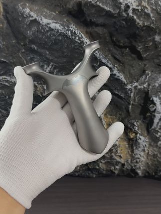 告别手痛!这款弹弓让你精准射击无压力 想体验不一样的射击乐趣?这款神器让你轻松搞定!#圆头弹弓 #飞虎弹弓 #蝙蝠弹弓 #蝙蝠飞虎