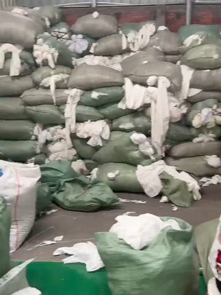 工厂清洁难题一扫而净,不掉毛抹布神器来了! 工厂清洁难搞?这款好物帮你搞定!#居家好物#厨房好物#清洁神器#擦机布#邪修版家居清洁也太省心了