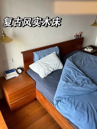实木床推荐 | 小户型救星 小户型宝子别错过!这张实木床超省空间!床体设计,不占卧室面积,视觉上超显大✨实木材质超耐用,日常打理超方便,擦一擦就干净床头简约不笨重,倾斜靠背,玩手机超舒服选床怕占空间的宝,这款直接冲,小卧室也能显宽敞!#实木床 #小户型家居 #省空间家具 #高颜值家具 #开学基础开学的vlog就不基础