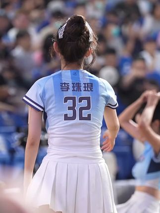 孩子的暑假最爱 冰镇水蜜桃来一包,像小仙女一样的摇起来#夏季穿搭 #小仙女 #美味趣食计划 