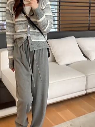 小个子女生的福音!高腰糯米裤轻松穿出大长腿~ 秋冬穿啥裤子?这款裤子有运费险!喜欢就下单吧~#糯米裤#直筒裤#小个子穿搭#显瘦裤子#被秋日氛围感穿搭拿捏了