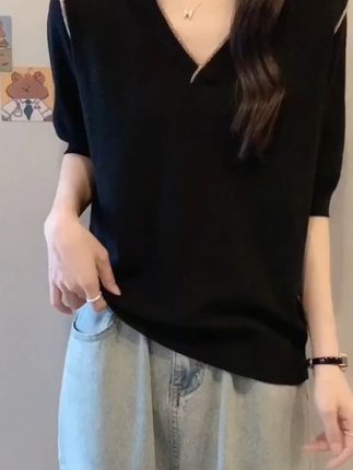 大码遮肉短袖,穿出好身材,还不怕买错! 拉夏贝尔的服装风格超级多样,不管你是职场精英,追求简约干练的通勤风;还是休闲达人,热爱随性自在的日常穿搭;亦或是派对女王,需要吸睛闪耀的亮眼造型,它都能完美满足。#显瘦穿搭 #大码女装 #遮肉显瘦 #夏季穿搭 #微胖女生怎么穿出早秋氛围感