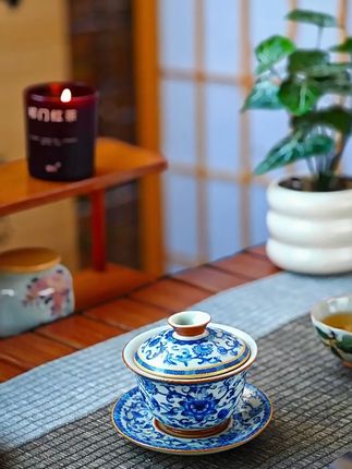 青花釉色,汝窑质感自带古朴雅致,大容量设计,不管是泡普洱、岩茶还是白茶,都能尽情释放茶香#茶具 #盖碗 #汝窑 #送礼佳品 #礼物