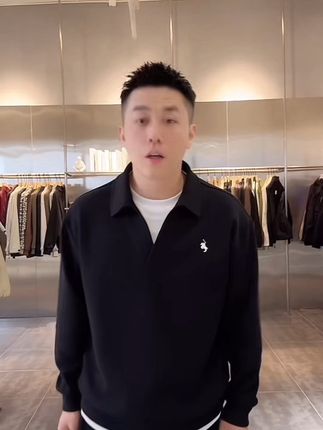 秋天必备!翻领卫衣穿出时尚感 #秋季穿搭 #卫衣穿搭 #品质男装 #男士卫衣 #卫衣