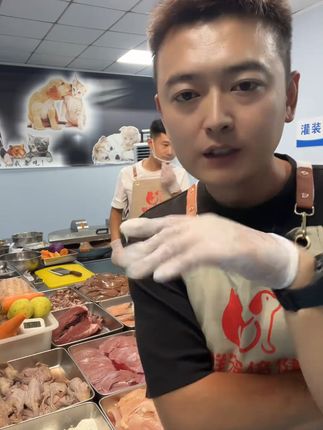 猫咪增肥有妙招!鲜肉猫饭免费退不怕选错 今天下午五点半开始发货了!有运费险哦~拍下后不满意还可以退回来#好物推荐🔥#猫咪#猫粮#猫罐头#猫饭