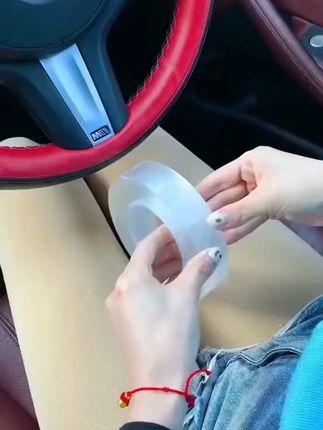 车内整理神器!无痕粘贴,轻松固定小物件! 车里小物件多又杂乱?试试这款双面胶!#好物推荐🔥 #纳米双面胶 #收纳整理 #居家好物 #生活小妙招 