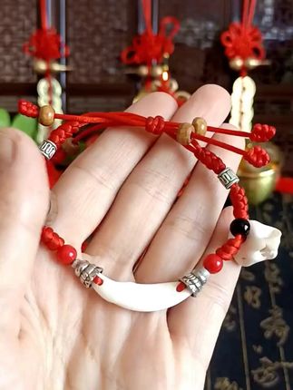 宝宝红绳手链,妈妈放心选! 宝宝出生后一定要记得给孩子准备一个这样的物件!有运费险哦~#强烈推荐#母婴好物#宝妈推荐#配饰分享#儿童手链