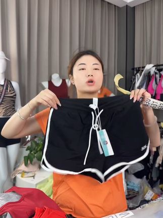 轻松健身不纠结,包邮瑜伽服穿出好身材! 健身瑜伽服!包邮到家啦!!!姐妹们快冲啊!!!#健身#健身穿搭#运动穿搭#瑜伽服#早秋显身材平价上衣合集
