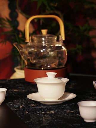 夏日炎炎,这款防烫盖碗让你安心品茶! #盖碗泡茶 #泡茶神器 #器物之美 #茶生活 #喝茶
