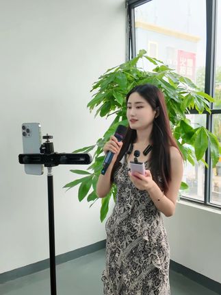 显示歌词得声卡你见过吗? #美嘉无线声卡 #无线声卡话筒 #声卡 #直播设备#直播创业 