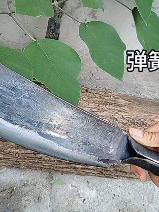 砍柴劈树一把搞定,结实耐用还能免费退! 今天又是一个忙碌的一天!晚上回家后赶紧把这把好物分享给大家吧!有运费险哦~#好物推荐🔥#强烈推荐#农具#农用工具#丰收的味道在抖音