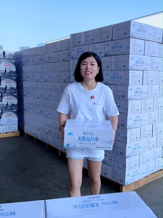 解渴又健康,仙女山苏打水让你爱上喝水! #仙女山天然苏打水 #好喝不贵 #瓶装水推荐 #苏打水 #仙女都在喝什么