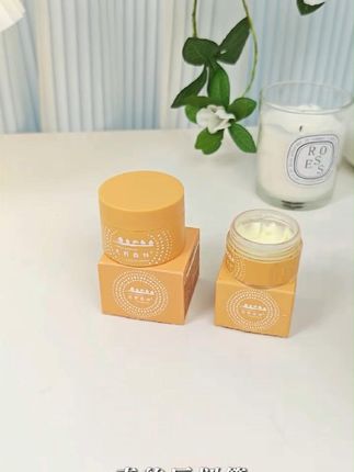 给你们直观感受一下贴贴霜的重要性! 毛孔消失+底妆焊脸+全天控油,贴贴霜让我以为自己的皮肤变好了! #底妆推荐  #贴贴霜 #控油持妆 #抗卡粉抗暗沉