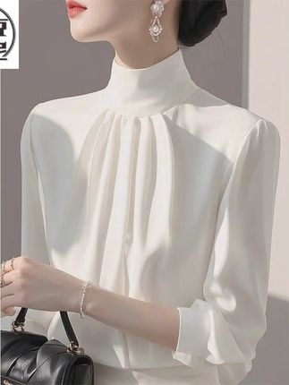 穿上这件雪纺衬衫,通勤也能美美哒! 姐妹们!这个季节一定要入一件这样的白衬衫!!!关键现在有运费险,不喜欢也可以退哦~#面料柔软舒适#高级感穿搭#衬衫#通勤搭配#通勤穿搭如何摆脱土气感