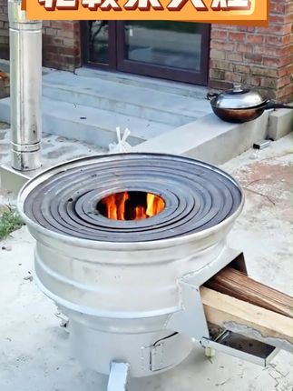 车轮滚滚,烟火升腾!创意车轮毂柴火炉,行走的户外厨房#轮毂柴火炉 #柴火炉 #农村柴火炉 #可移动柴火炉