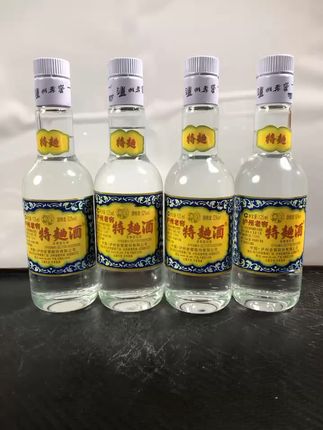 小酒也有大讲究,品鉴泸州老窖,不满意就退! 特曲60小酒今天库存充足可以放心下单了#中国名酒 #白酒品评 #纯粮酿造好喝不上头 造