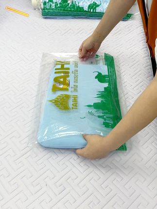 宝宝睡得香,妈妈更放心!柔软护颈乳胶枕 孩子睡觉总爱趴着?这款枕头让娃一觉睡醒脖子不酸了!