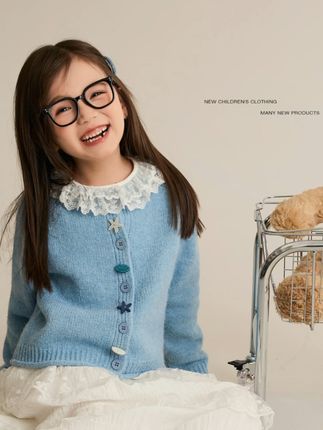 春秋给女孩选套装不用愁! 2025 女童洋气公主风三件套,贝壳针织毛衣 + 半身裙超搭,长袖实穿又好看,宝妈闭眼冲~#开学前的精神状态 #随机穿搭挑战 #女童穿搭 #chic拉满的流光运动风穿搭 #一场酣畅淋漓的秋装大开箱