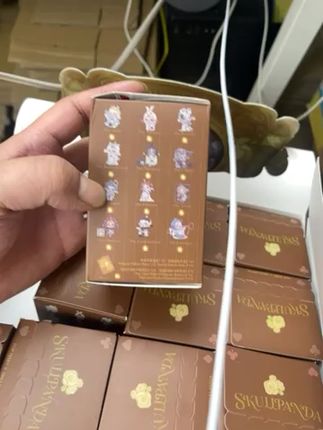 暗黑风潮玩来袭,SKULLPANDA带你解锁奇境盲盒惊喜! 今天是小熊猫生日!快来看看它收到什么惊喜吧~#手办#潮玩#玩具#手办模型#谁懂这届潮玩阵容的含金量