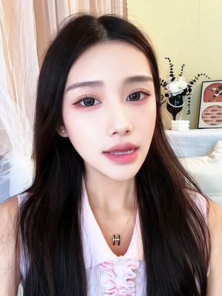 日抛新宠,自然黑糖牛乳,戴了不想摘!~~~#美瞳 #隐形眼镜 #日抛 #美妆好物 #国庆出游拍照指南已就位