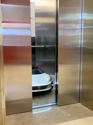 儿童电动遥控车 宝宝坐上这辆四驱童车,瞬间变身小小赛车手! 1-岁儿童电动遥控小汽车,孩子总缠着要买玩具?这款能开动、还能当小座椅的电动玩具别错过!#礼物 #童车 #儿童电动车 #遥控车 #生日礼物