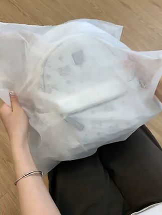 通勤旅行都搞定的大容量双肩包! 这个包包真的太好看了吧!面料质感超棒,关键价格还这么划算!!!#包包#包包推荐#美包分享#大容量包包#通勤包包