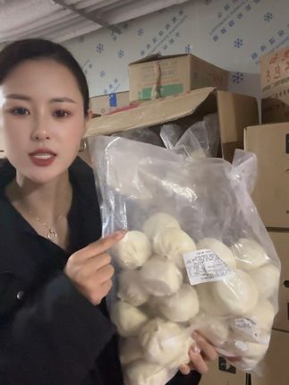 早餐难题秒解决,一口咬下全是满足! 100克手工大包子,4种口味,香菇青菜,粉丝,梅干菜,鲜肉,超级美味,点击小黄车下单吧~#早餐吃什么 #早餐 #包子 #手工美食 #需要大声安利的烟火气美食