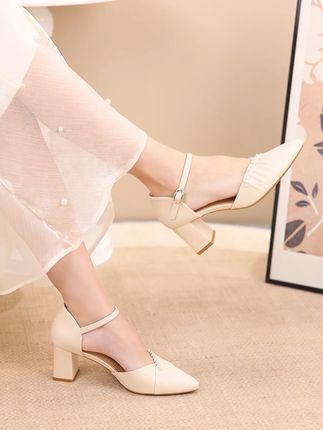 #达芙妮高跟鞋 #好穿又好搭 #上脚舒适不累脚 #好鞋推荐 #爆款美鞋 