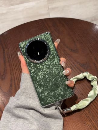 荣耀Magic V5手机壳 折叠屏皮质贝壳纹丝巾手链全包中轴保护后壳,上机效果真好看!#荣耀Magic V5 #手机壳