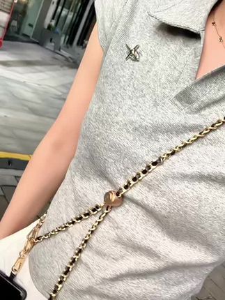 美国MAGEASY品牌手机挂绳,质感好时尚度高实用性强~ 给你穿搭添点色彩的同时,手机也收获到了安全感~!#MAGEASY #手机挂绳 #时尚单品 #安全感 #手机配件