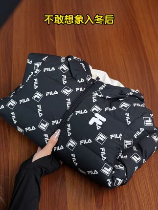 孩子穿上这件羽绒服,再也不怕冬天冷!还有运费险哦~ 冬天孩子怕冷?这款羽绒服给孩子穿上暖呼呼!运费险可放心入!#ootd穿搭#高品质羽绒服#童装#儿童羽绒服#被秋日氛围感穿搭拿捏了