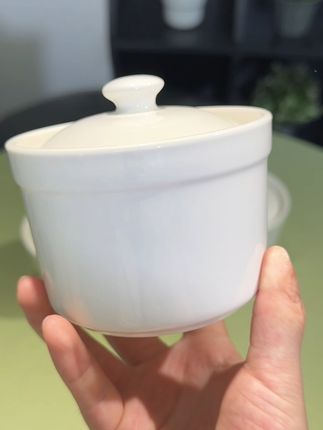 纯白炖盅,轻松炖出滋补好汤! 家里有老人总担心喝不到好东西?这款神器让营养煲出美味!#炖汤#隔水炖盅#厨房好物#陶瓷餐具#你的中秋团圆搭子前来报到