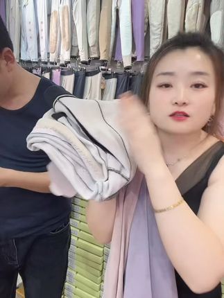 穿上这件轻奢羽绒背心,冬天再也不怕冷了! #开学我又有招了 