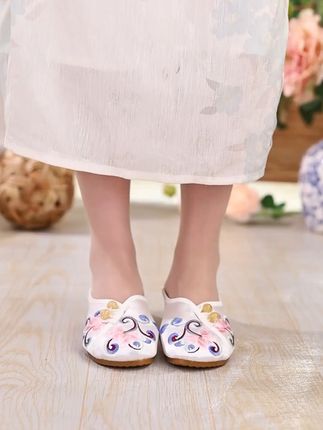 古风汉服拖鞋 2025 夏新款老北京绣花布鞋 绣花拖鞋 #民族风绣花鞋 #汉服鞋 #一脚蹬懒人鞋 #不累脚