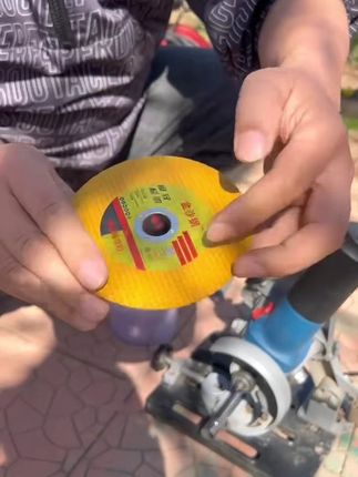 高效切割金属神器,再也不怕磨片崩裂! 今天又是一个忙碌的一天!感谢大家的支持与信任!!!#五金工具#切割片生产厂家#角磨机切割片#切割片#高性能实用工具