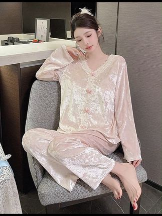 冬天穿它不怕冷,轻松退换更放心! 姐妹们!秋冬穿啥?这款保暖又好看的衣服别错过啦!还有运费险哦~#保暖又好看#透气舒适#睡衣家居服#面料柔软舒适#秋冬睡衣