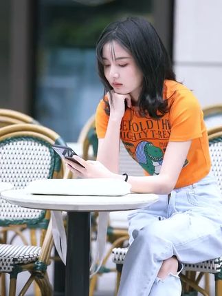 厨房油污太顽固?这款清洁剂轻松搞定! 家里有这种东西一定要定期清理一下!不然真的会脏到看不下去了!#有所事事的暑假 #夏日环游记抽卡 #在拍一种很新的vlog #鸣潮2.5版本创作激励计划 #超能下蛋鸭视频激励活动
