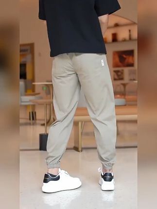 轻松搞定春秋季穿搭,宽松束脚裤让你帅气出门! 秋冬穿啥裤子?这款裤子有运费险!买回去不合适还可以退哦~#男生穿搭#秋季穿搭#休闲裤#百搭裤子#被秋日氛围感穿搭拿捏了