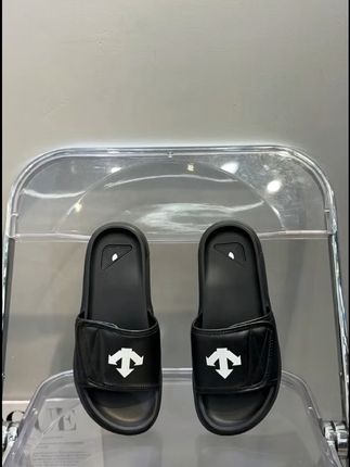 夏日沙滩游,一脚蹬轻松出行!免费退无忧购 这个季节穿啥都不舒服?这款鞋子让你告别脚臭汗多!#就用这个转场去溜达吧#更适合小个子的不露腿穿搭#tellme古早味变装挑战#夏季干净风穿搭#穿植物系奔赴一场大自然的约会
