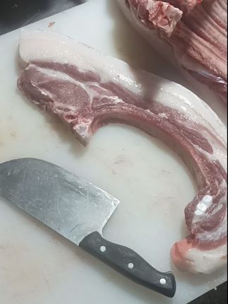 黑毛土猪肉 黑毛土猪肉,每日新鲜,怎么做都好吃,顺丰包邮到家。