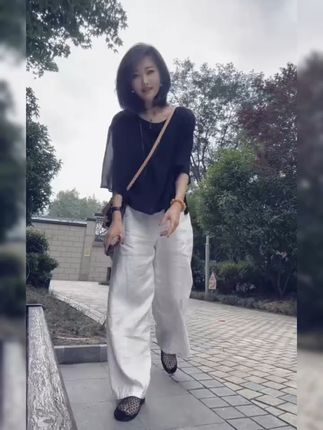 夏日街头最靓的仔!减龄洋装阔腿裤套装让你时髦炸街 姐妹们!这个季节一定要试试这套搭配!真的太好穿了!!!#跟着白昼小熊DL摇打开恋夏风#给夏天一点颜色看看#夏日轻氧感穿搭给视觉降降温#迪丽热巴新中式恋夏风#围观红人神级出片现场