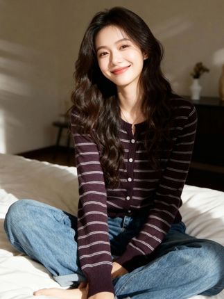 新款条纹针织衫 秋冬穿啥?这款百搭单品帮你解决难题!#高级感穿搭#穿出高级感#针织开衫#开衫外套#早秋穿搭显贵法则