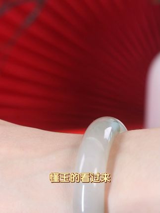 天山翠冰底,送礼自留两相宜! 想买高品质玉石却没好选择?这款产品帮你解决难题!#在香港珠宝展一饱眼福