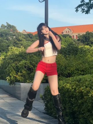 潮人不怕热!夏天也能穿的马丁靴 #方元日记 #方元日记女团靴 #马丁靴 #增高鞋 #夏季靴子