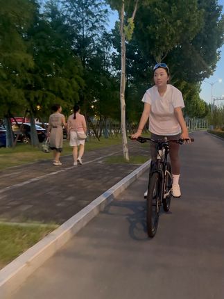 不想再摔跤?凤凰RT530山地车自带车灯,轻松应对夜路! 凤凰RT530山地越野自行车!#有所事事的暑假 #《你是对的人》不得不承认,爆款来啦!